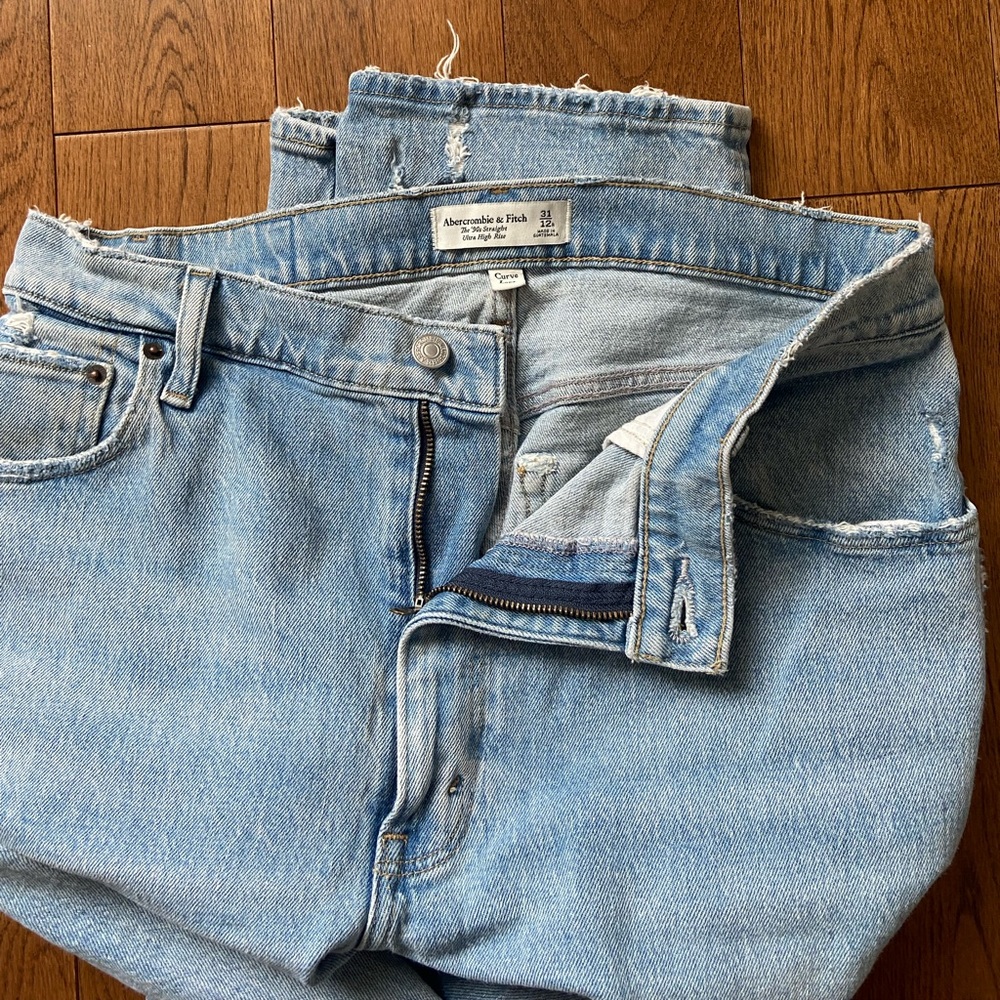 Abercrombie & Fitch Light Blue Straight Leg Jeans - Picture 3 of 4